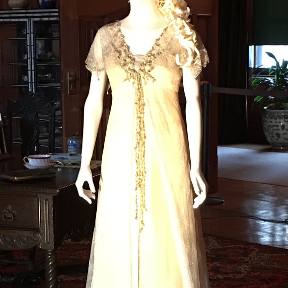 Meet your Posher, Elaine - Picture 1 of 1